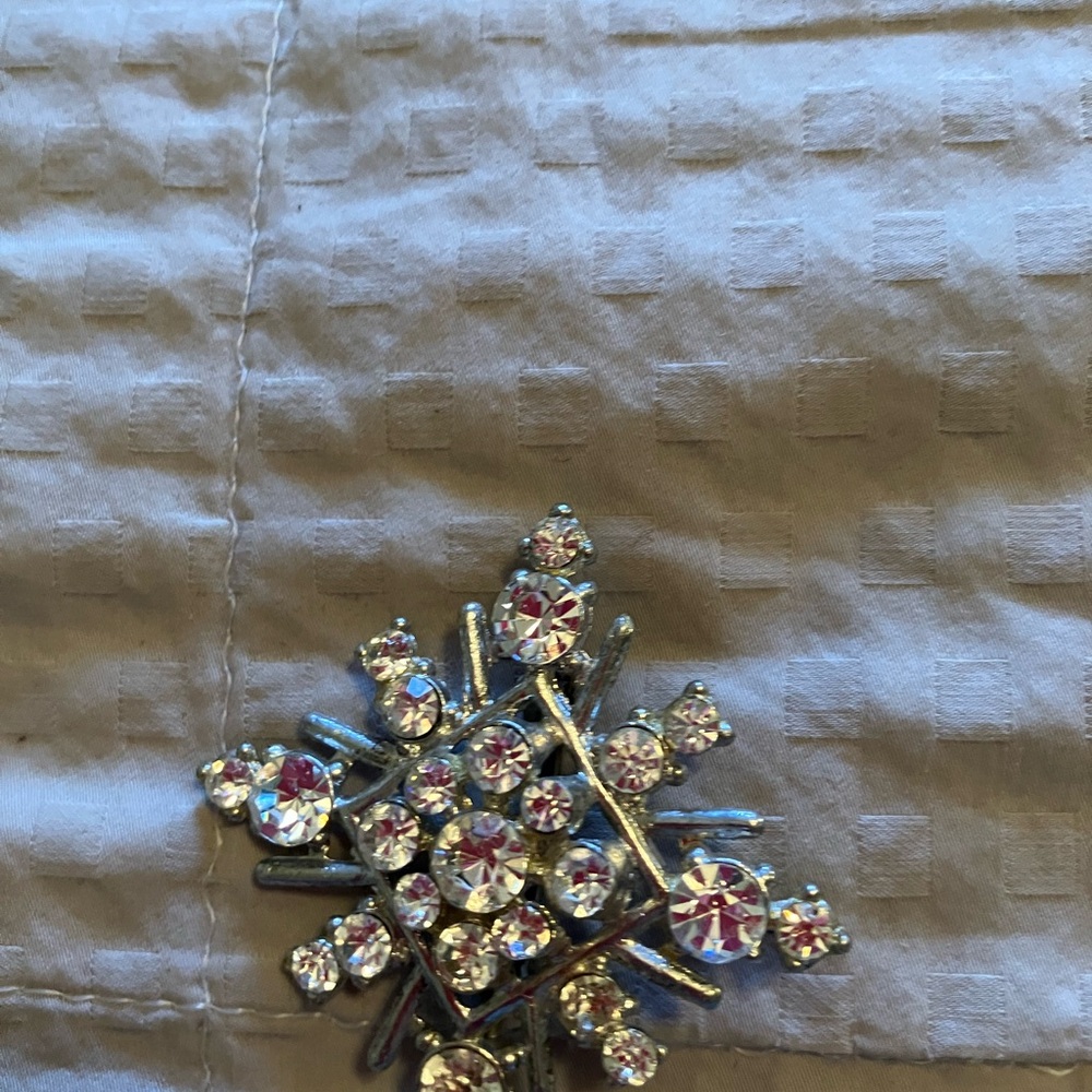 Sparkling Snowflake Brooch